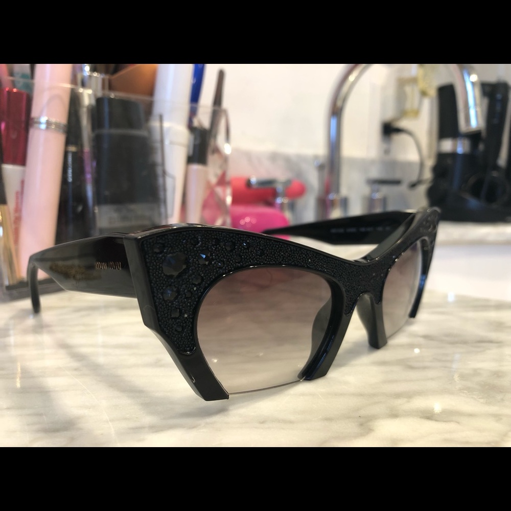 MIU MIU CAT EYE EMBELLISHED😻